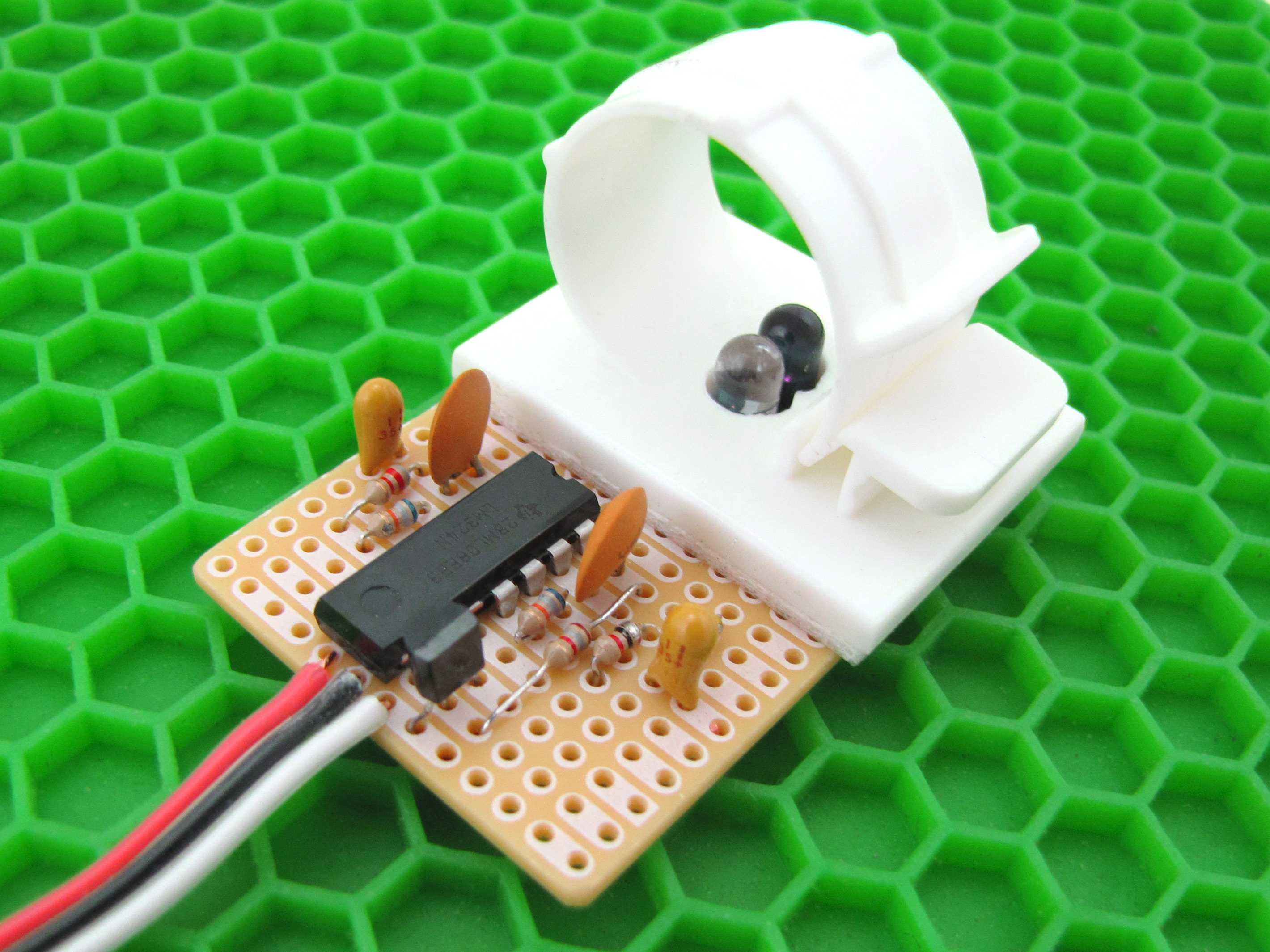 makesize_DIY_IR_pulse_sensor